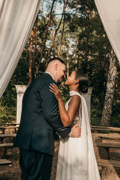 Brautpaar bei freier Trauung in Brandenburg