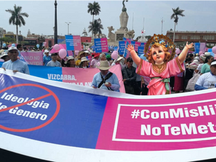 Movimiento Con mis hijos no te metas manda carta al Vaticano para modificar el rosado de la vestimenta del Divino Niño Jesús