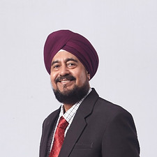 Dr Harvinder new_edited.jpg
