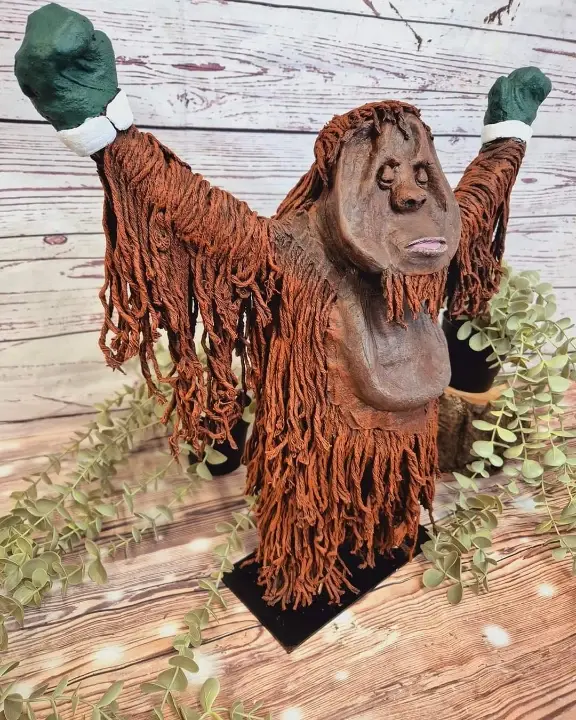 Thumbnail: Boxing Gloves Orangutan 