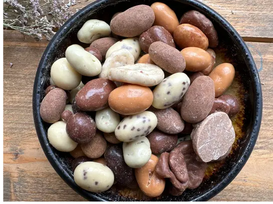 Luxe ChocoMix – assortiment van chocolade-amandelen, hazelnoten, cashews, pinda’s en chocolade-rozijnen