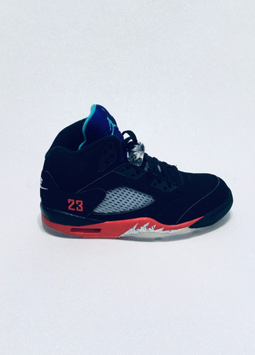 NIKE AIR JORDAN 5 FIRE RED METALLIC GRAPE Top 3 | SneakersRJ