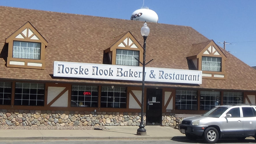 Family Trip to Norske Nook Restaurant & Bakery