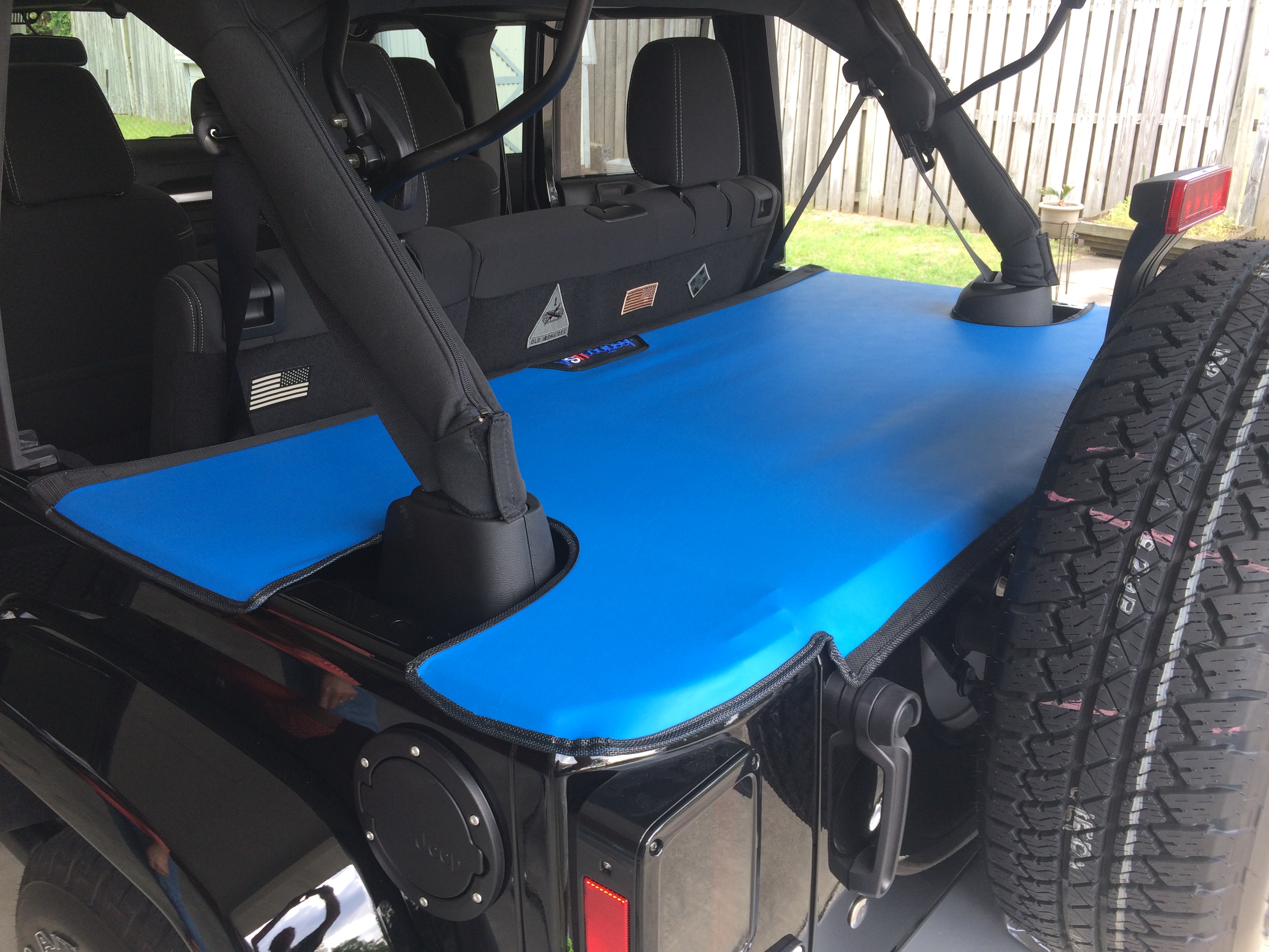 JTopsUSA Jeep Wrangler Tonneau Cover