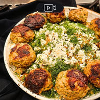 Boulette d'agneau, boulgour aux champignons et à la feta