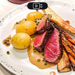 Magret de canard, sauce au poivre, légumes rôtis et écrasé de pomme de terre