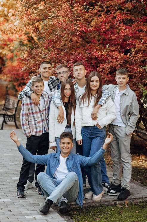 friendship-movement-action-freedom-people-concept-group-happy-teenagers-school-friends-pos
