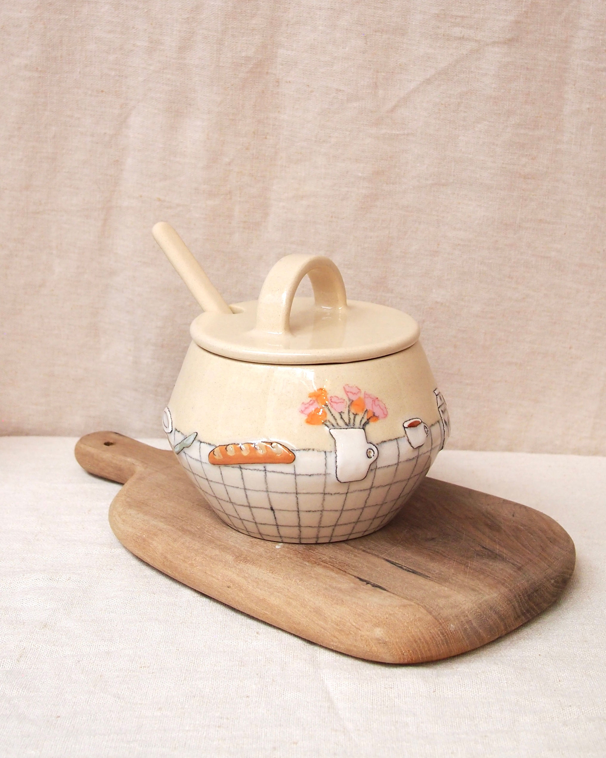 Sugar jar with lid and spoon