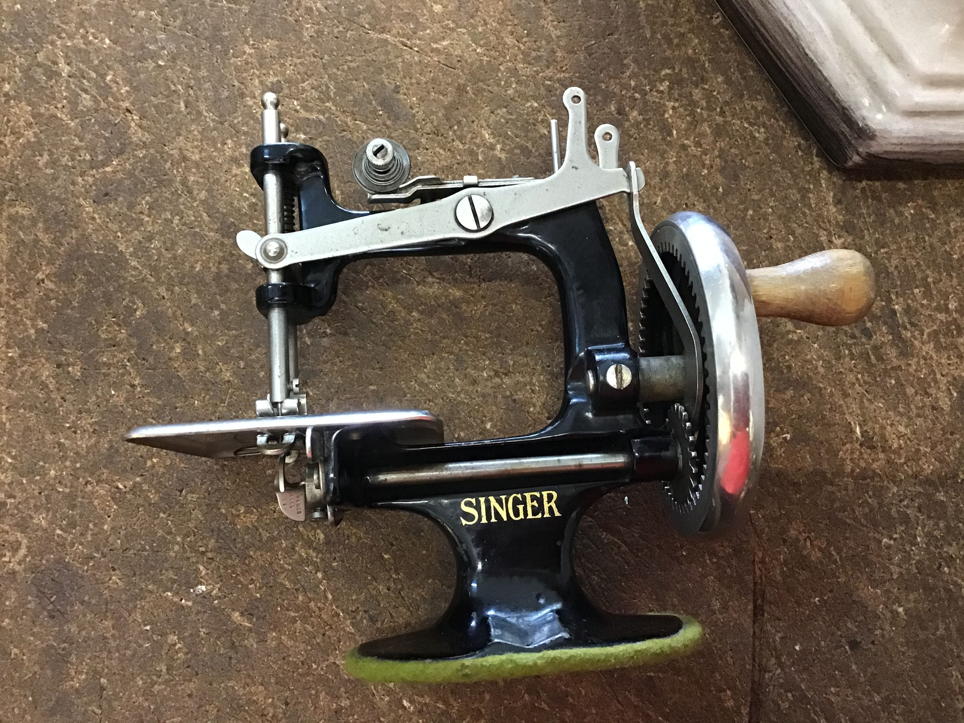 Antique The Singer Manfg Miniature Child Children Crank Sewing Machine