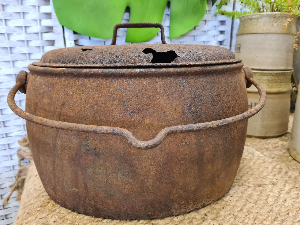 Thumbnail: Vintage T. Holcroft Cast Iron 3 Gallon Boiler Pot Camp Lid