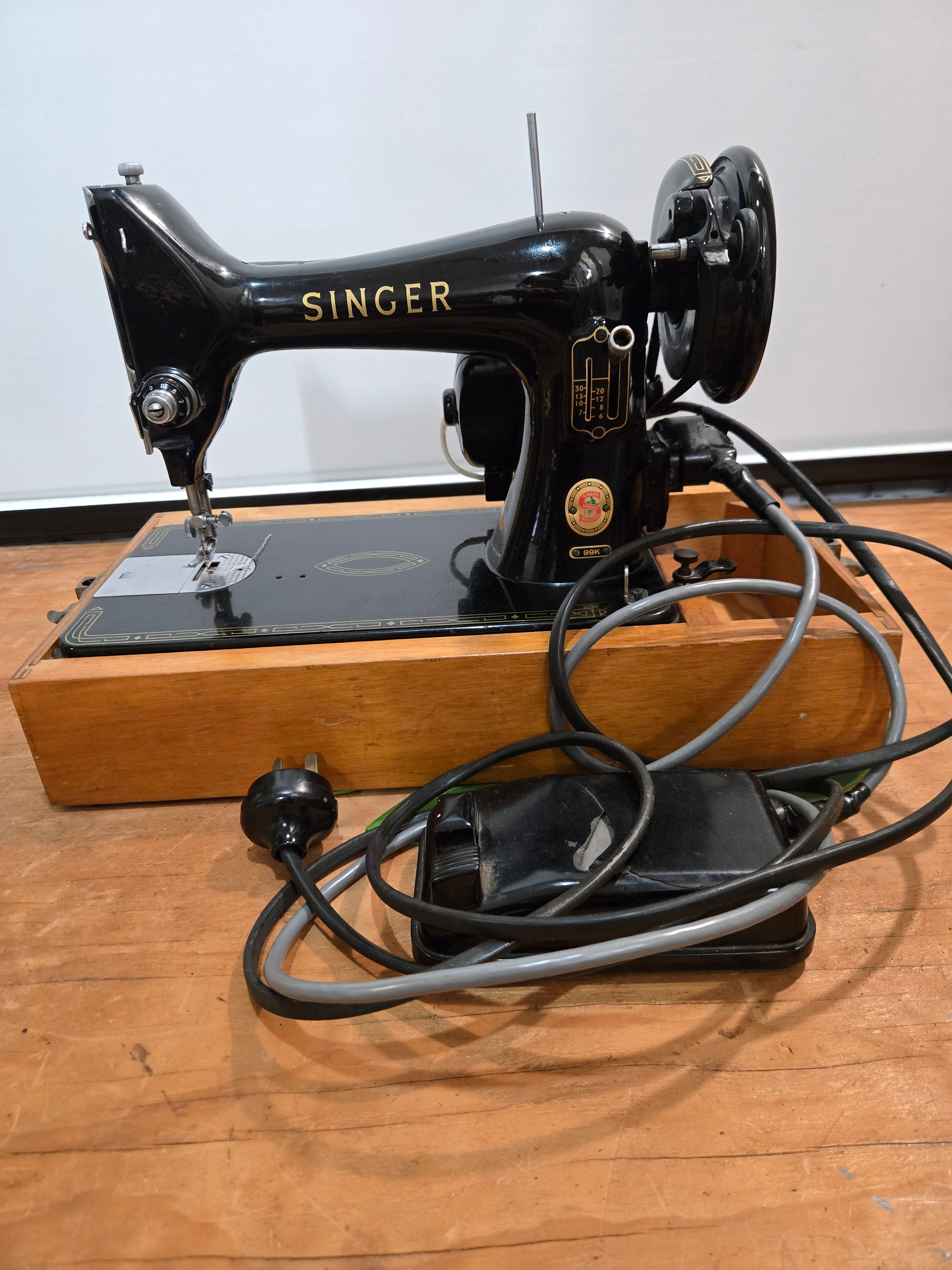 Singer 99k sewing machine case not working