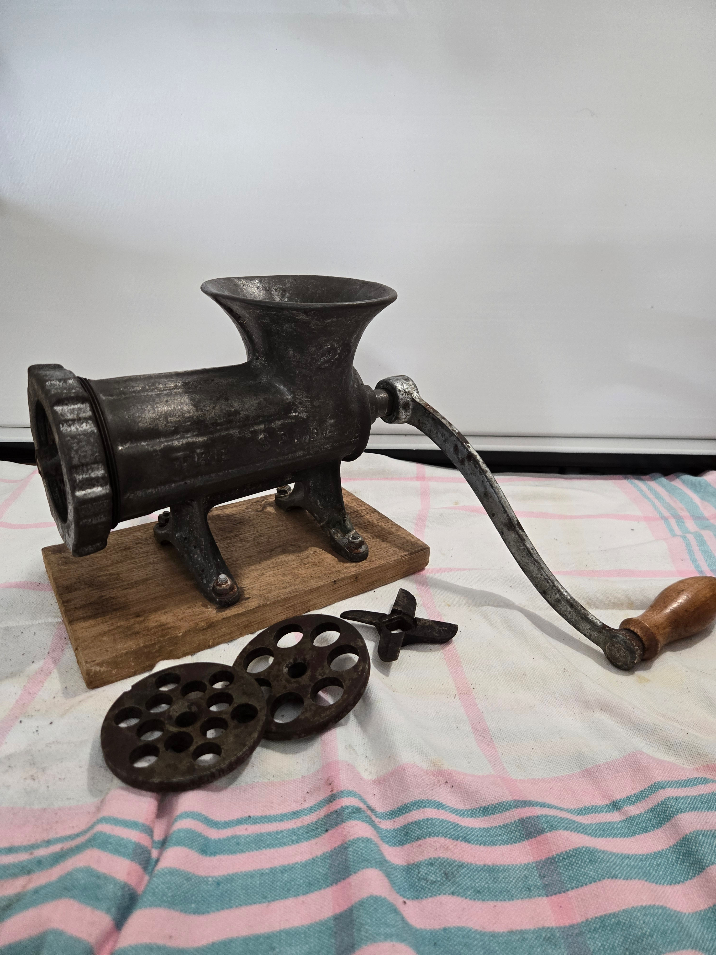Tre spade 22 bench top meat mincer manual