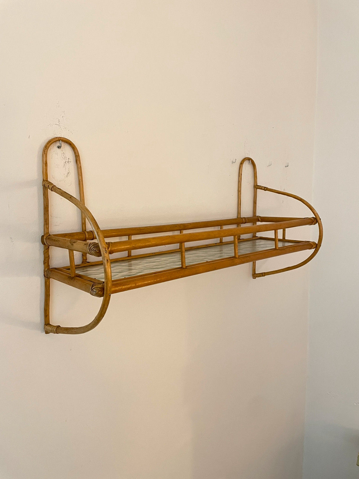 Vintage hylde i bambus fra 1960erne
