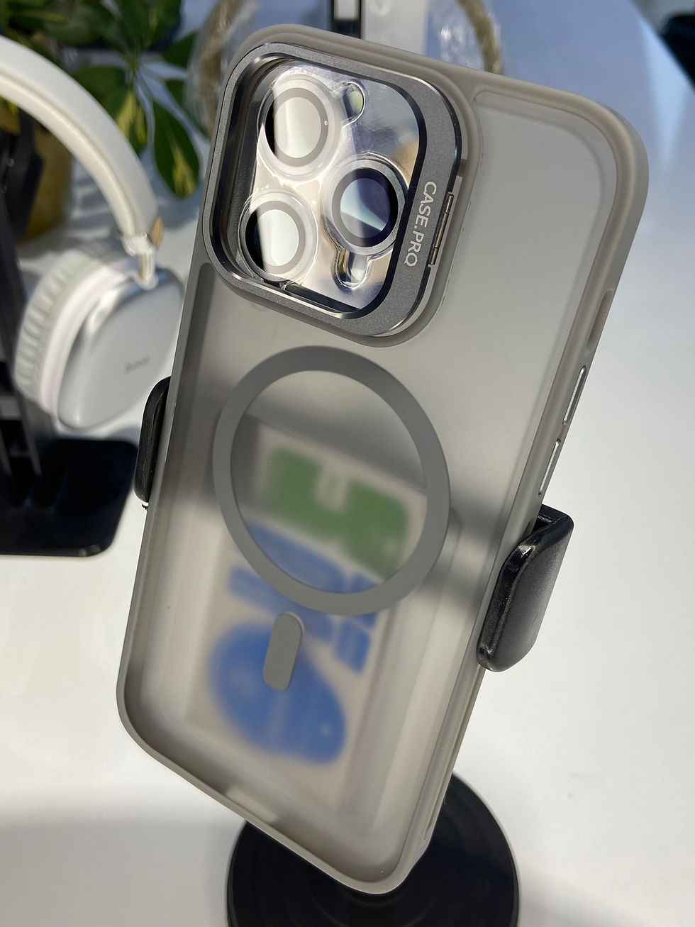 Küçük resim: iPhone 14 Pro Max Vip Pro Case (Lens Koruyucu Hediye)
