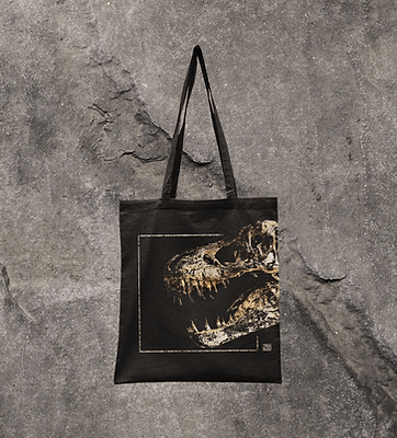 Hanging_Tote_Bag_Mockup_1_edited.png