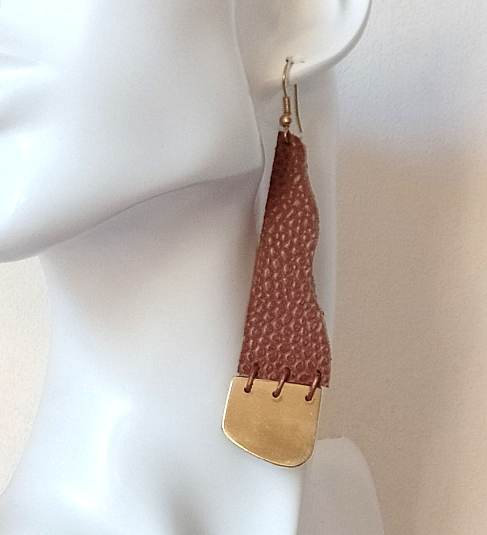 Miniatura: Pendientes colgantes de cuero y latón