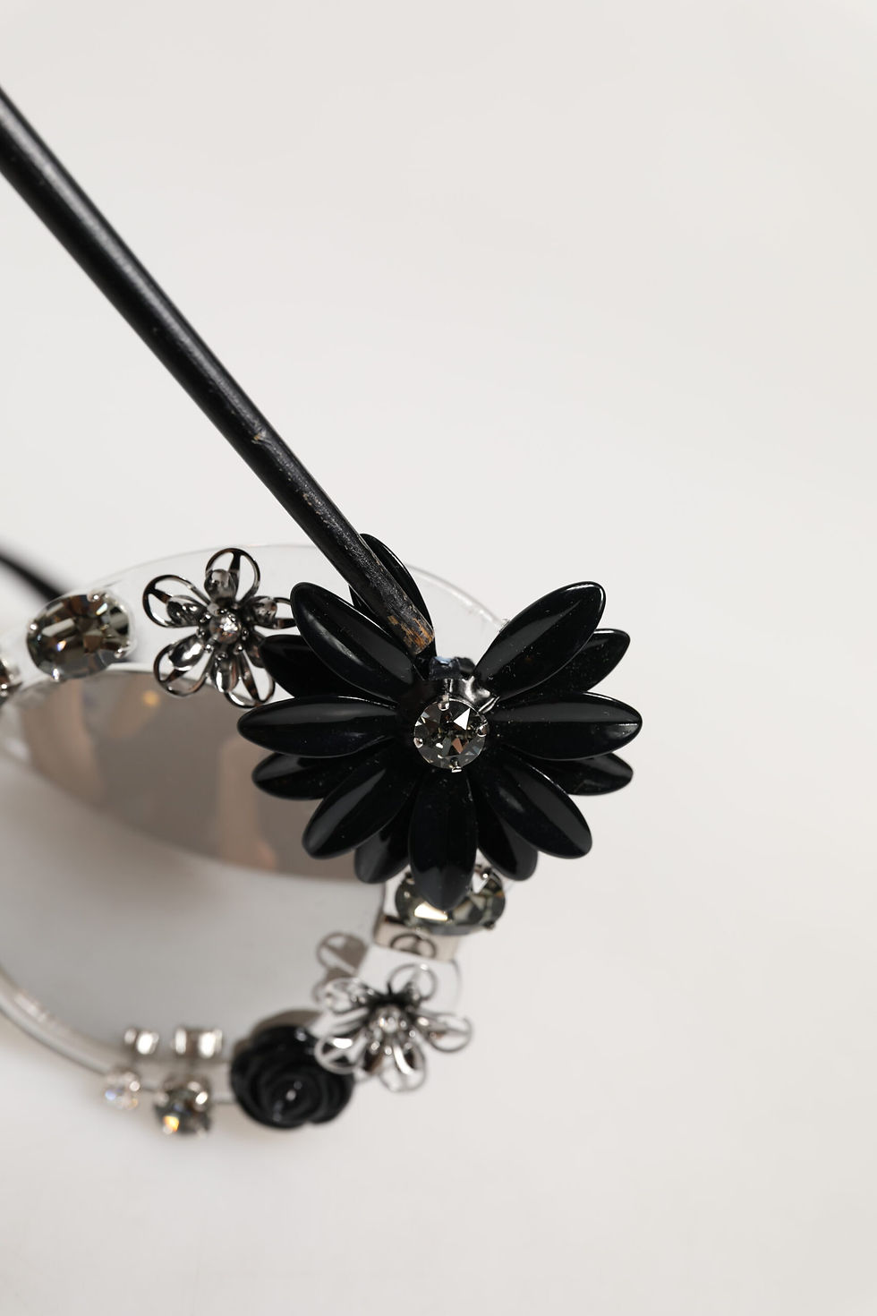 Thumbnail: Transparent DG4292 Round Crystal Flowers Sunglasses