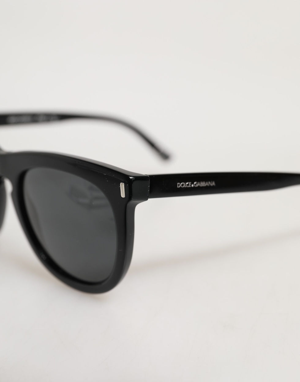 Thumbnail: DG4281 Black Round Frame Full Rim Eyewear Sunglasses