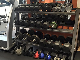 full set of free weights & kettle bells