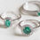 Miniatura: Anillo rosetón esmeralda y brillantes