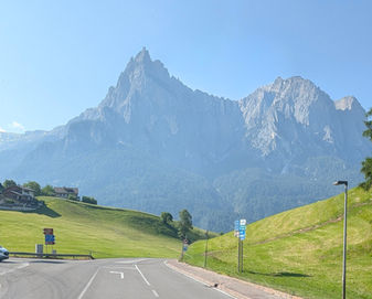 On the road to the Alpe di Siusi