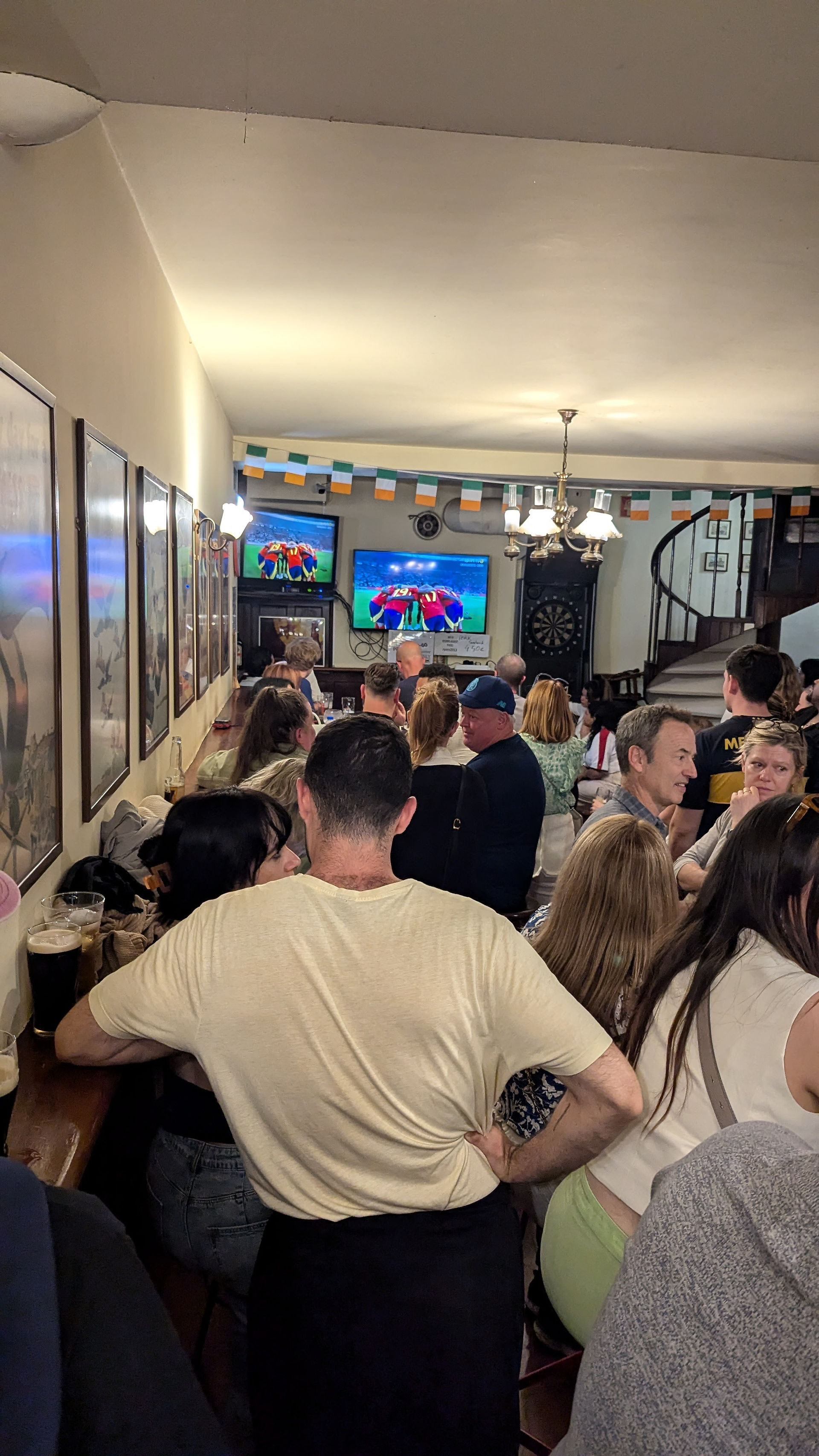 Football (soccer) match @ bar