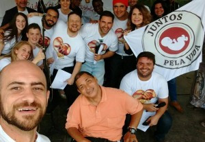Membros e agentes do Juntos Pela Vida em evento ocorrido em Petrópolis, no Rio de Janeiro, em 15 de novembro (foto: divulgação).