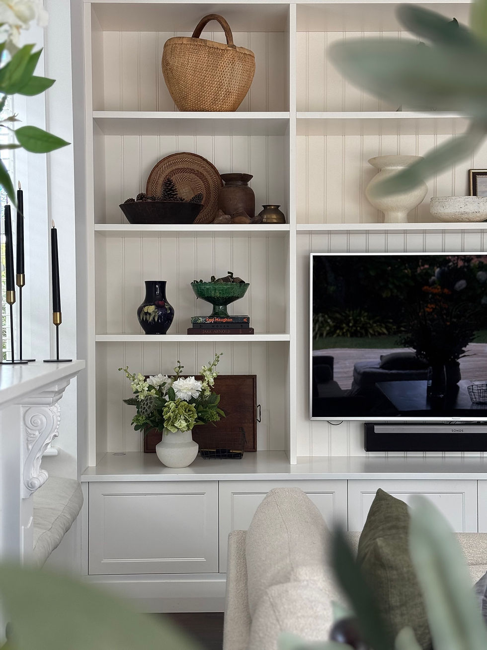 Display shelf styling