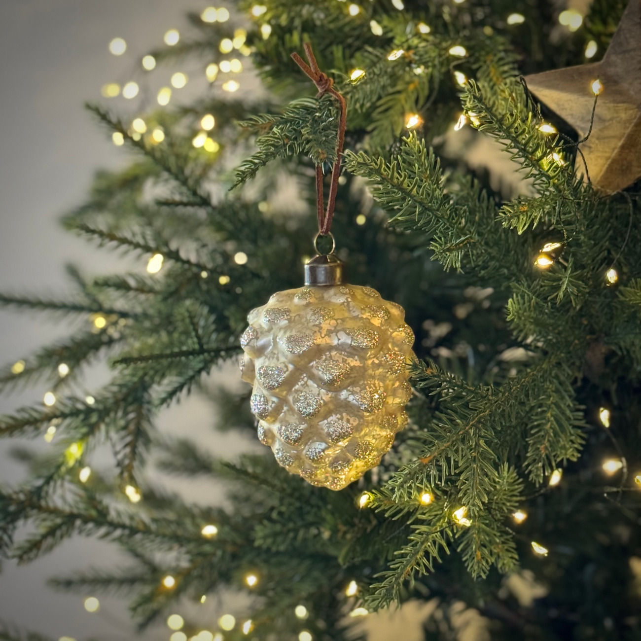 'GILDED PINECONE' GLASS CHRISTMAS ORNAMENT (Set of 4)