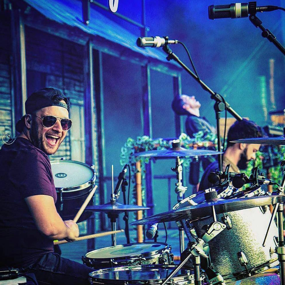 INTERVIEW WITH SONGWRITER AND PRODUCER STEVEN MANOVSKI