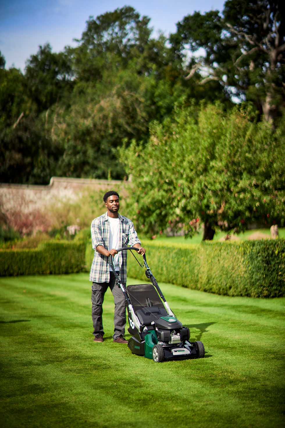 Thumbnail: Atco Quattro 19SH 48cm Petrol Mower