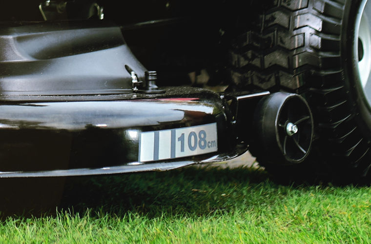 Thumbnail: Cobra LT108HS2L Lawn Tractor with V-Twin Engine