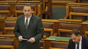 Fidesz frakcióvezető-helyettes: Tiltsák be a pride-ot!