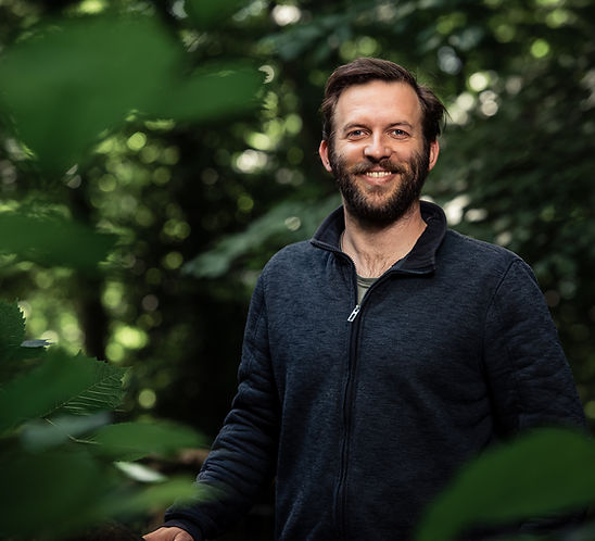 Michael Markowsky, offen, herzlich im Wald