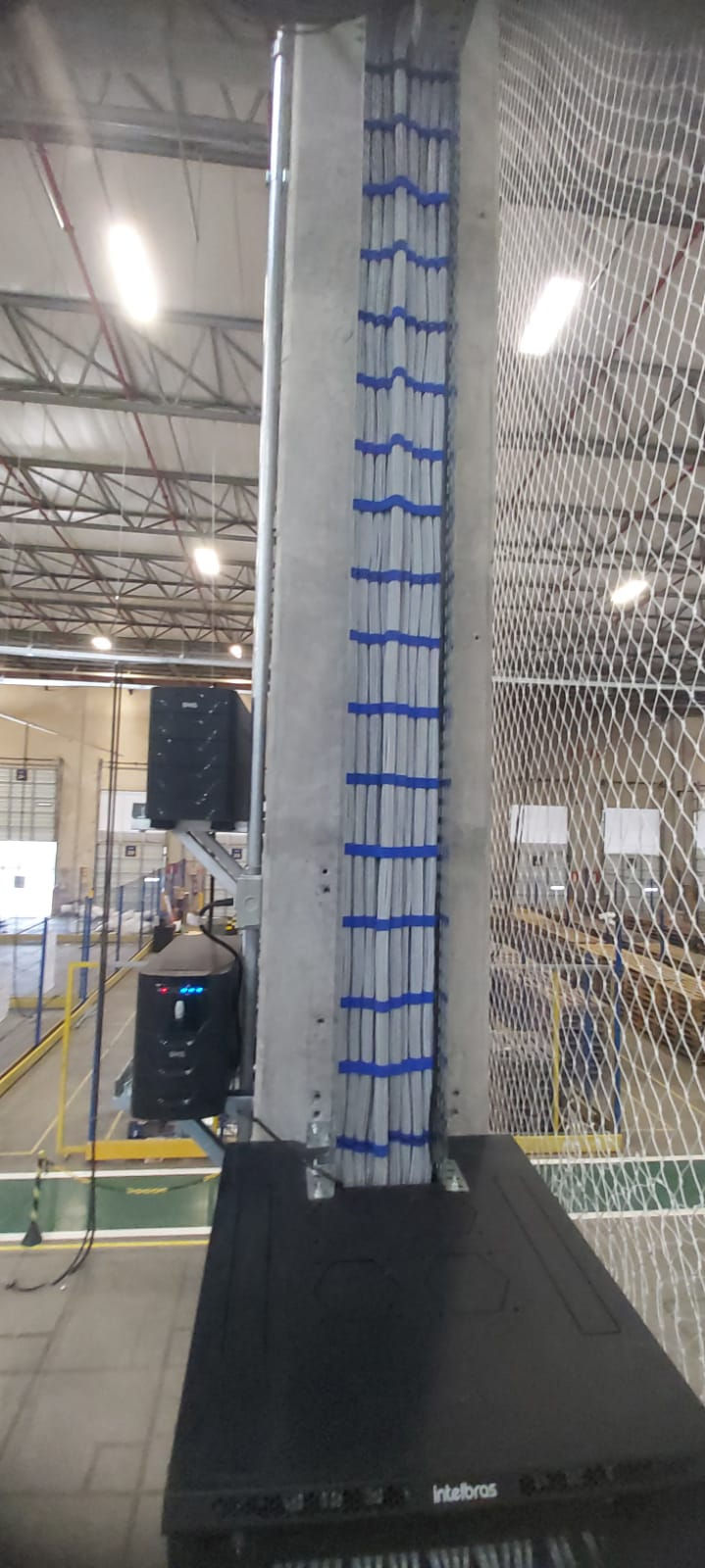 Cabeamento estruturado, fibra óptica, CFTV, Telefonia, Data Center, Organização de Rack, Piso Elevad
