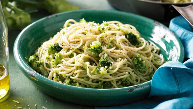 Spinach and Broccoli Pasta with Spinach Pesto