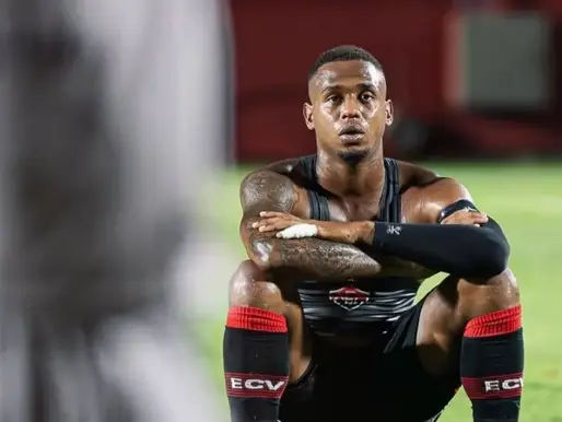 Dudu fará cirurgia e pode desfalcar o Vitória até o fim da temporada; veja prazo de recuperação