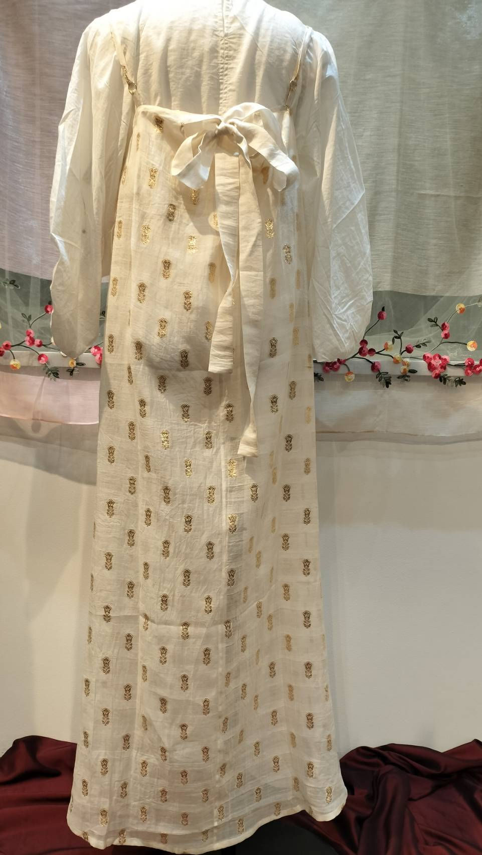 サムネイル： シルク混シアー刺繍キャミソールドレス