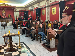Loja Bento Gonçalves recebe palestra sobre os Shriners e celebra novas adesões