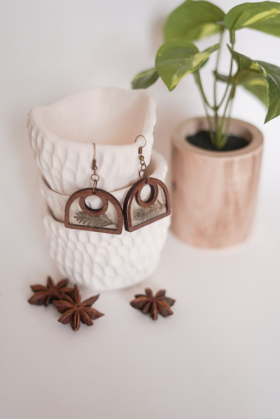 Thumbnail: Resin and wood earrings with flowers and nat