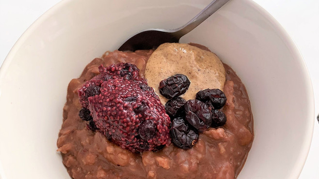 Avena de Chocolate y Mermelada de Moras