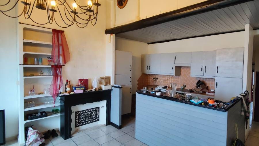 Séjour vide et peu lumineux avant projet d’architecture d’intérieur à toulon