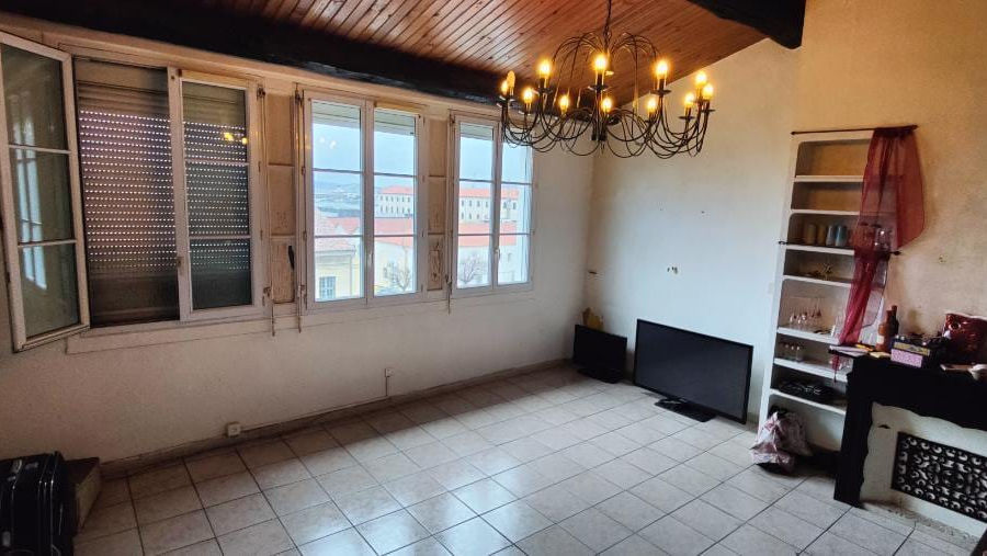 salon-avant-renovation-appartement-toulon-var