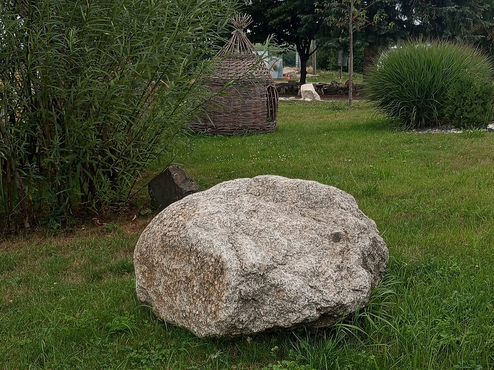 velké kameny do zahrady, solitéry