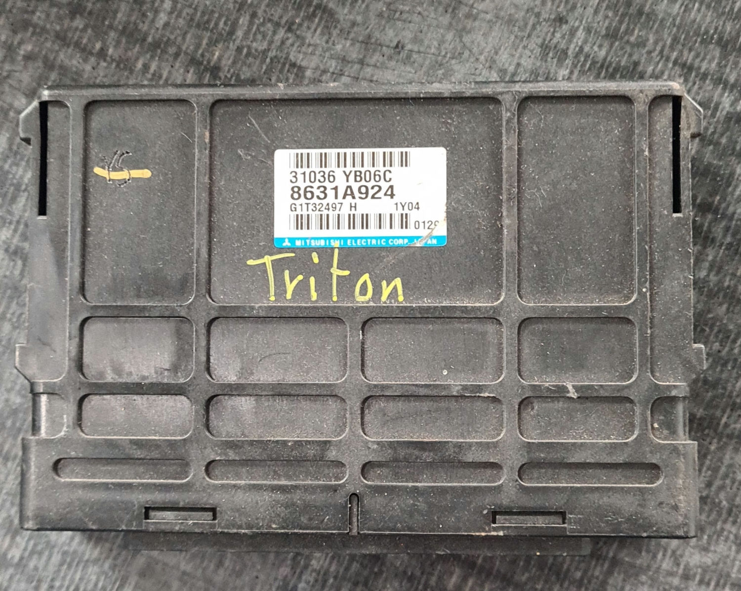 Mitsubishi Triton gearbox ecu 