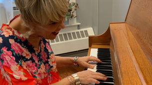 Diana Mascari performing piano music