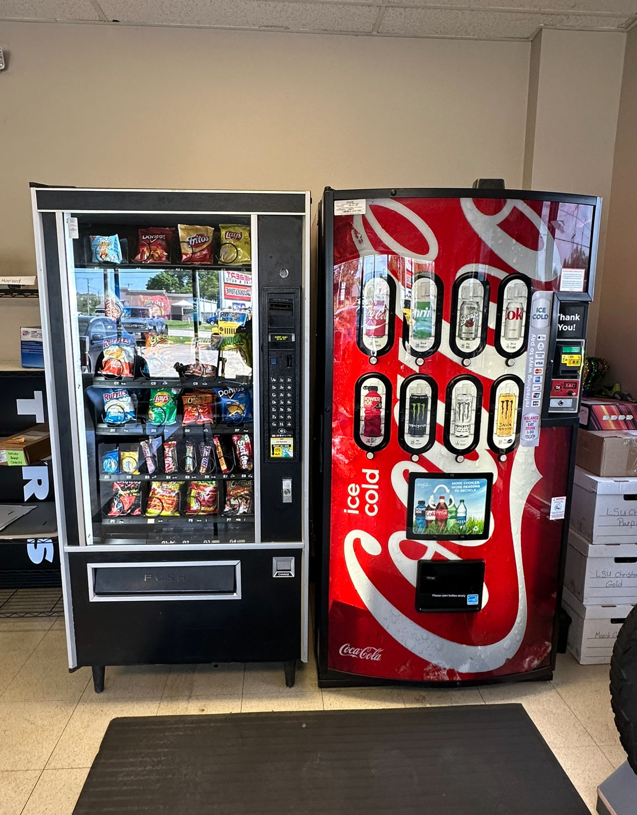 USI Snack Vending Machine with Location