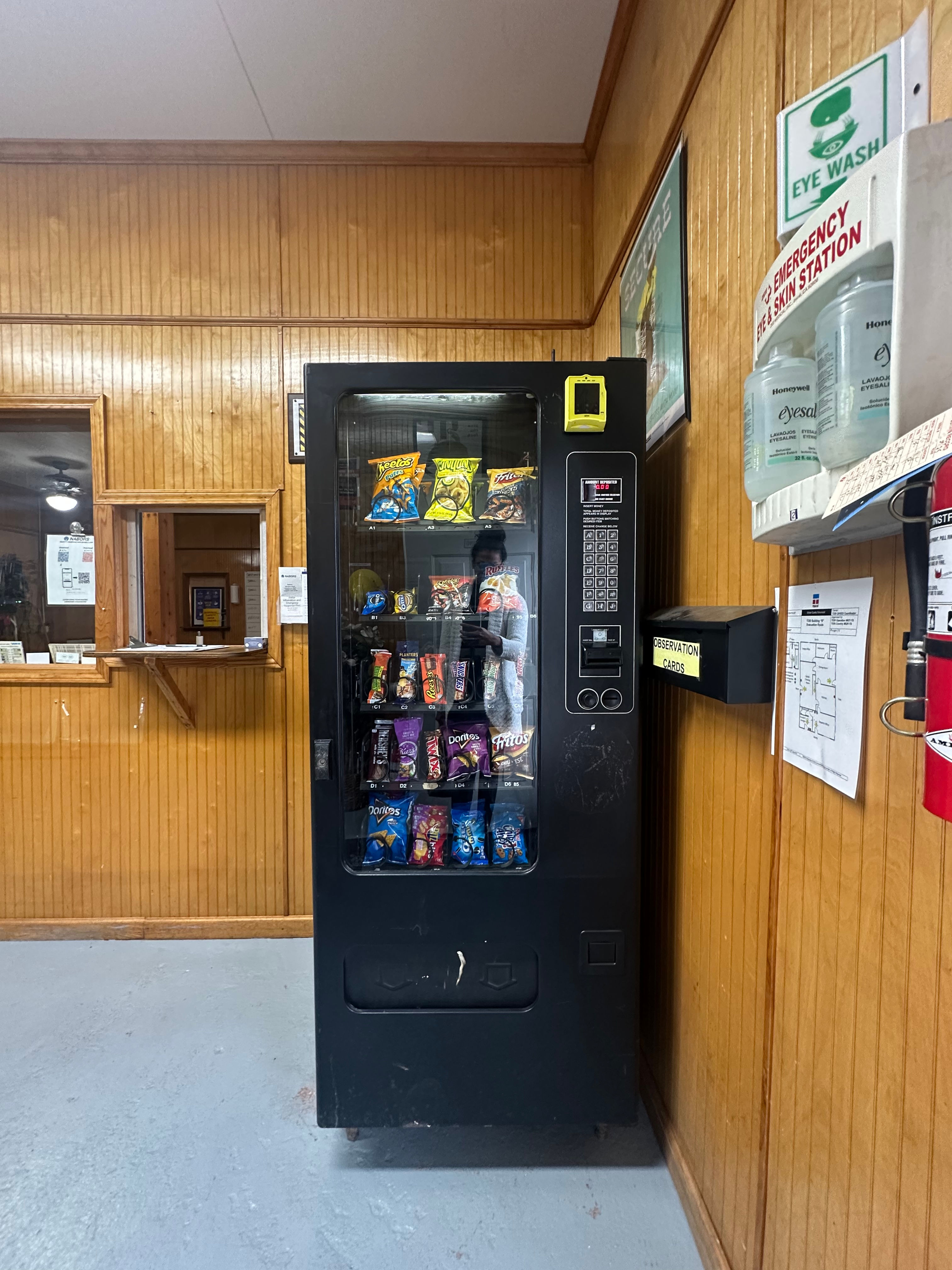 USI 3130 Snack Vending Machine