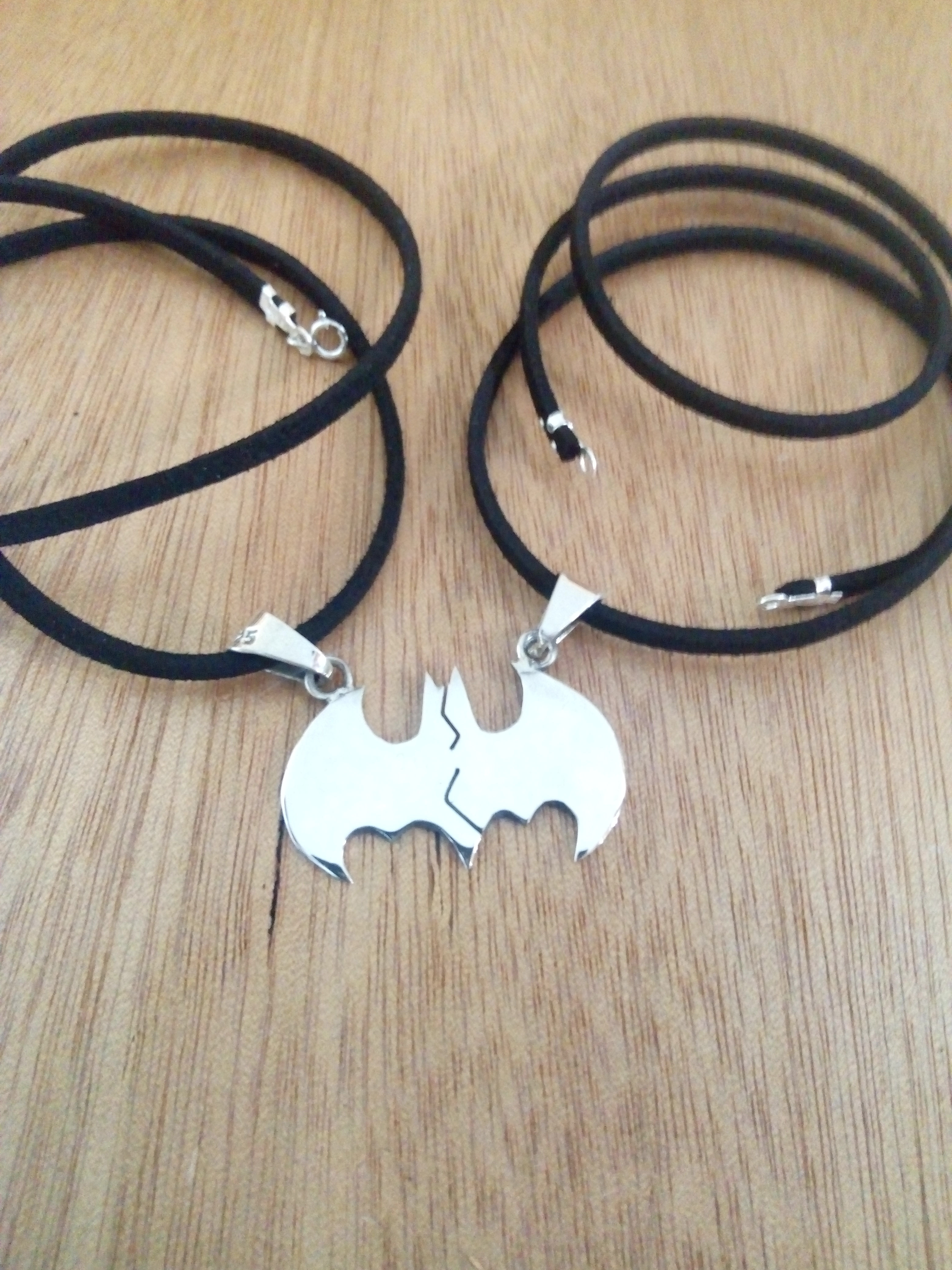 Dije de Batman partido ideal amor y amistad