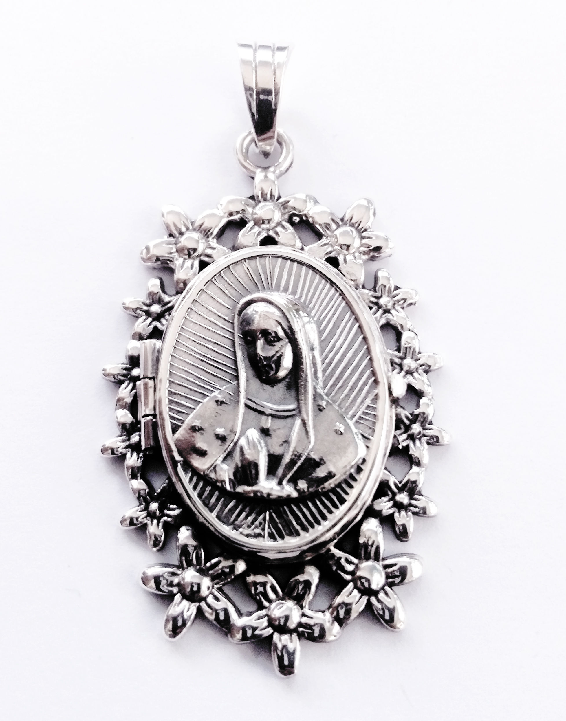 Medallon de la Virgen Maria Decorada